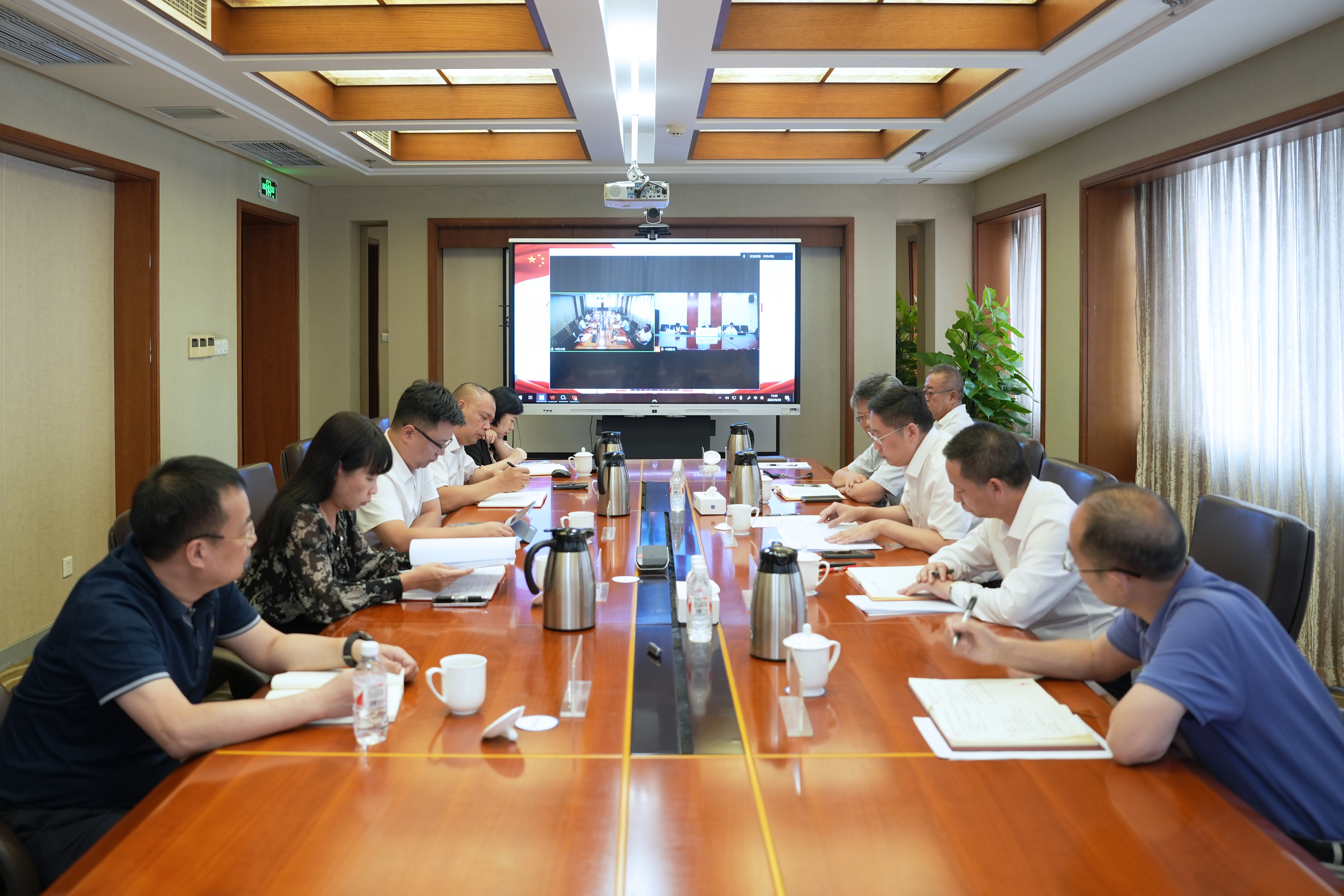 9-26 中心组学习(1).jpg